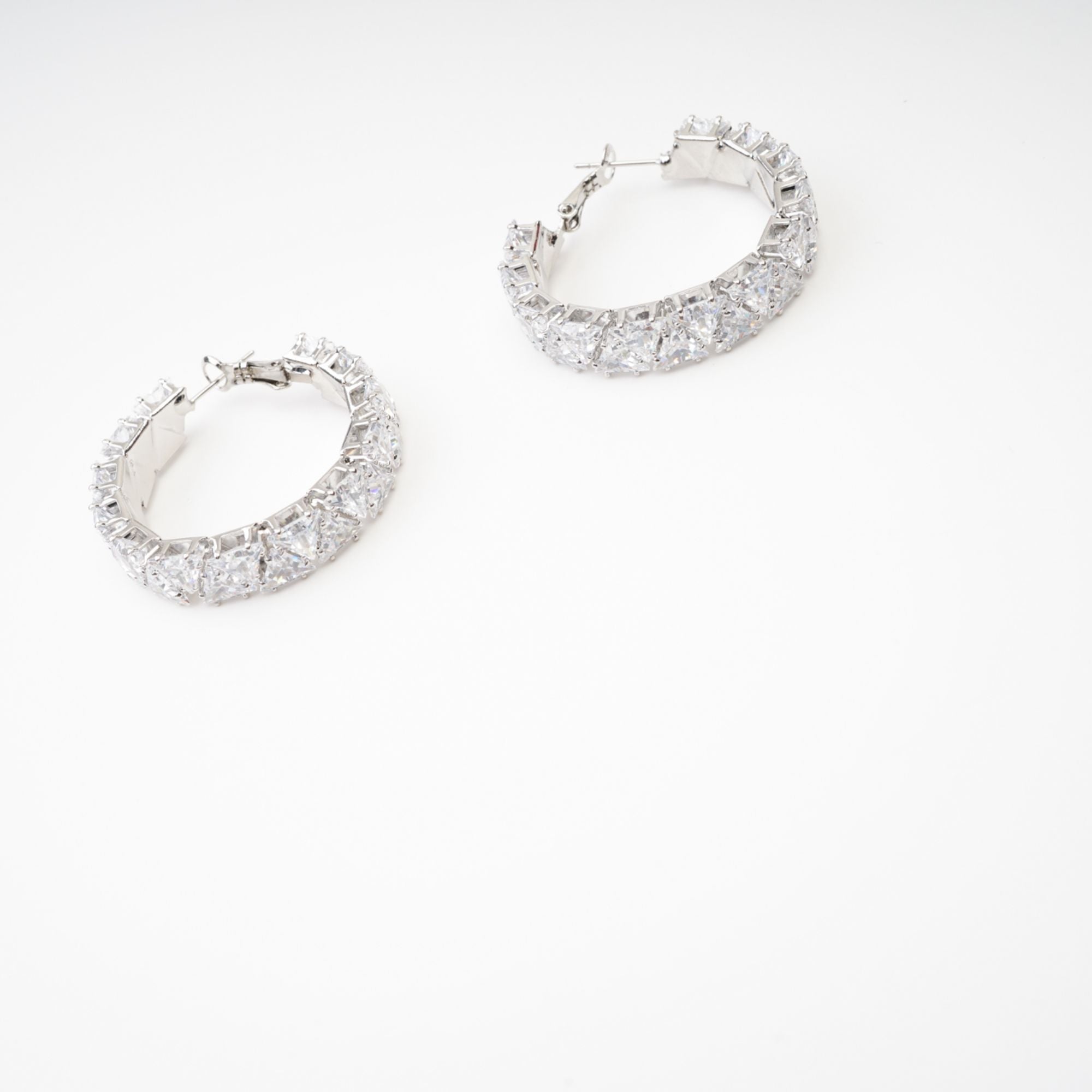 LÉA CRYSTAL CIRCLE EARRINGS FOR EVENING