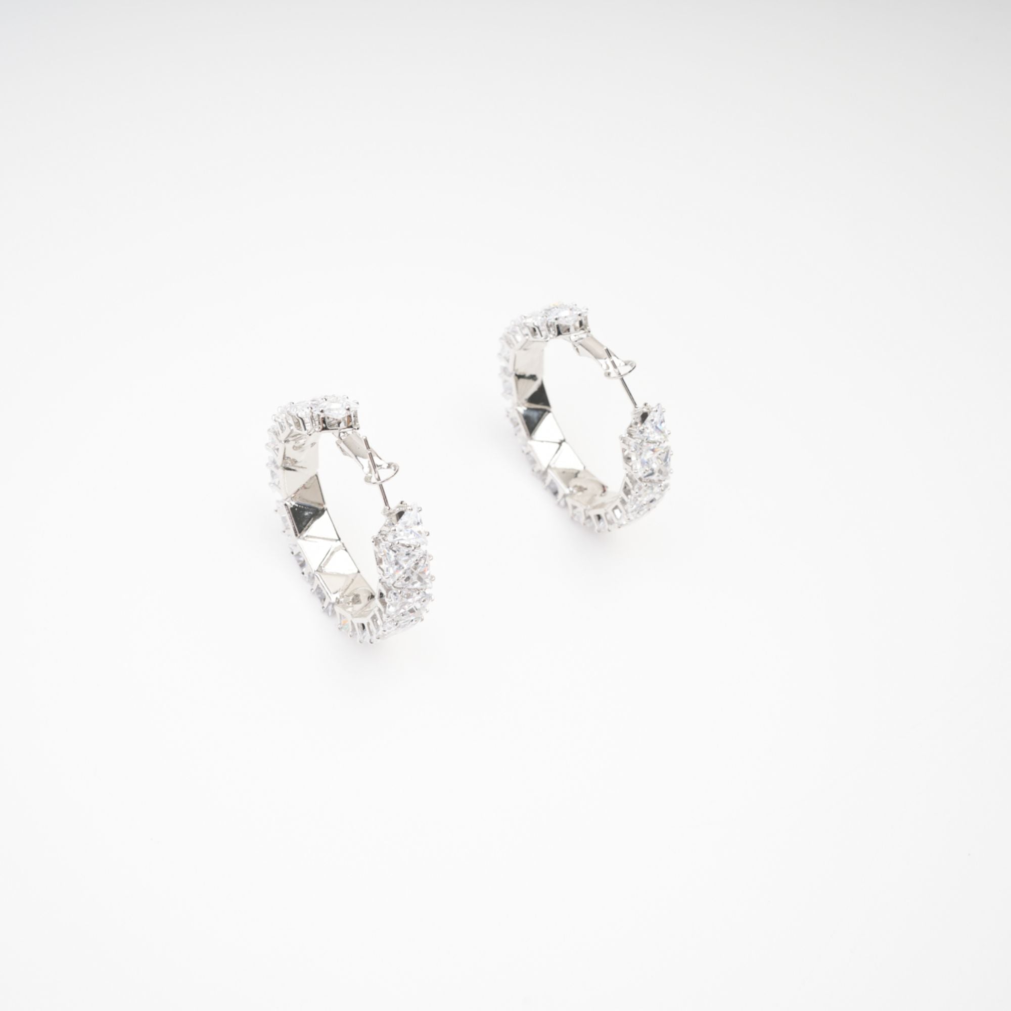 LÉA CRYSTAL CIRCLE EARRINGS FOR EVENING