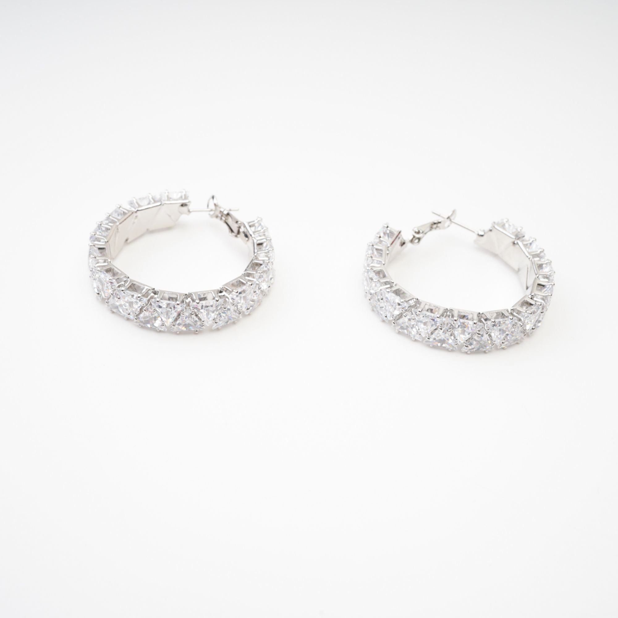 LÉA CRYSTAL CIRCLE EARRINGS FOR EVENING