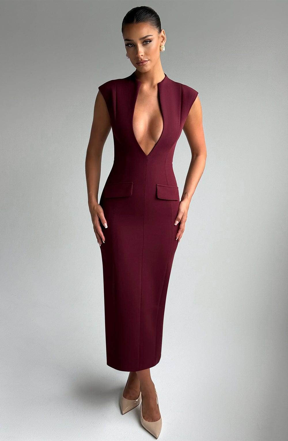 NELLIE V-NECK BODYCON MIDI DRESS IN CHERRY LACQUER