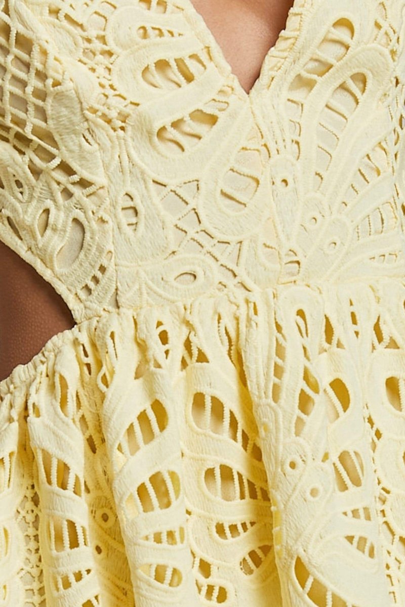 ELEGANT LACE CUT-OUT MIDI DRESS FOR WEDDING GUESTS
