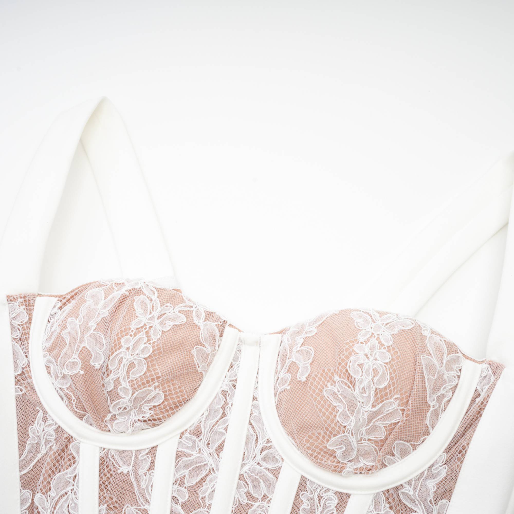 TITANIA DRESS – ELEGANT A-LINE SILHOUETTE FOR WEDDING GUEST