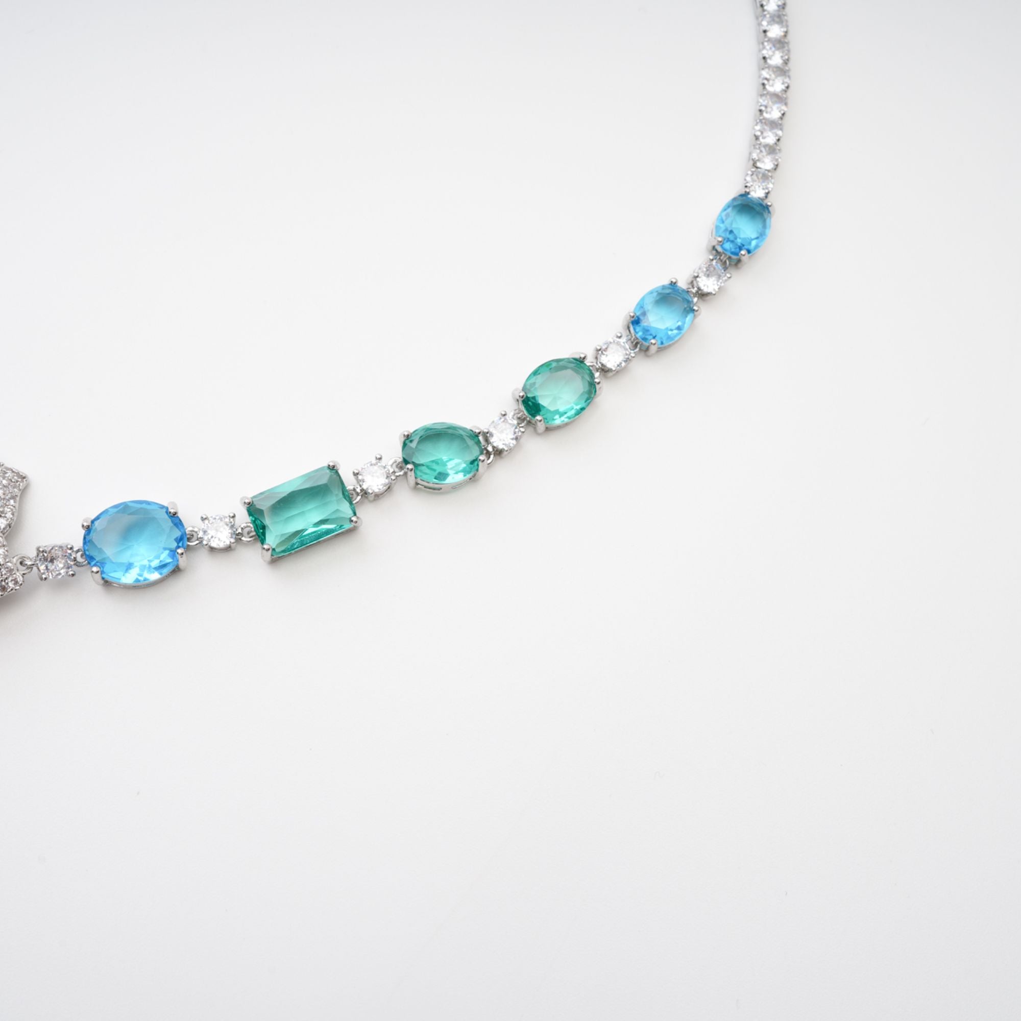 YVETTE DROP PENDANT CRYSTAL NECKLACE