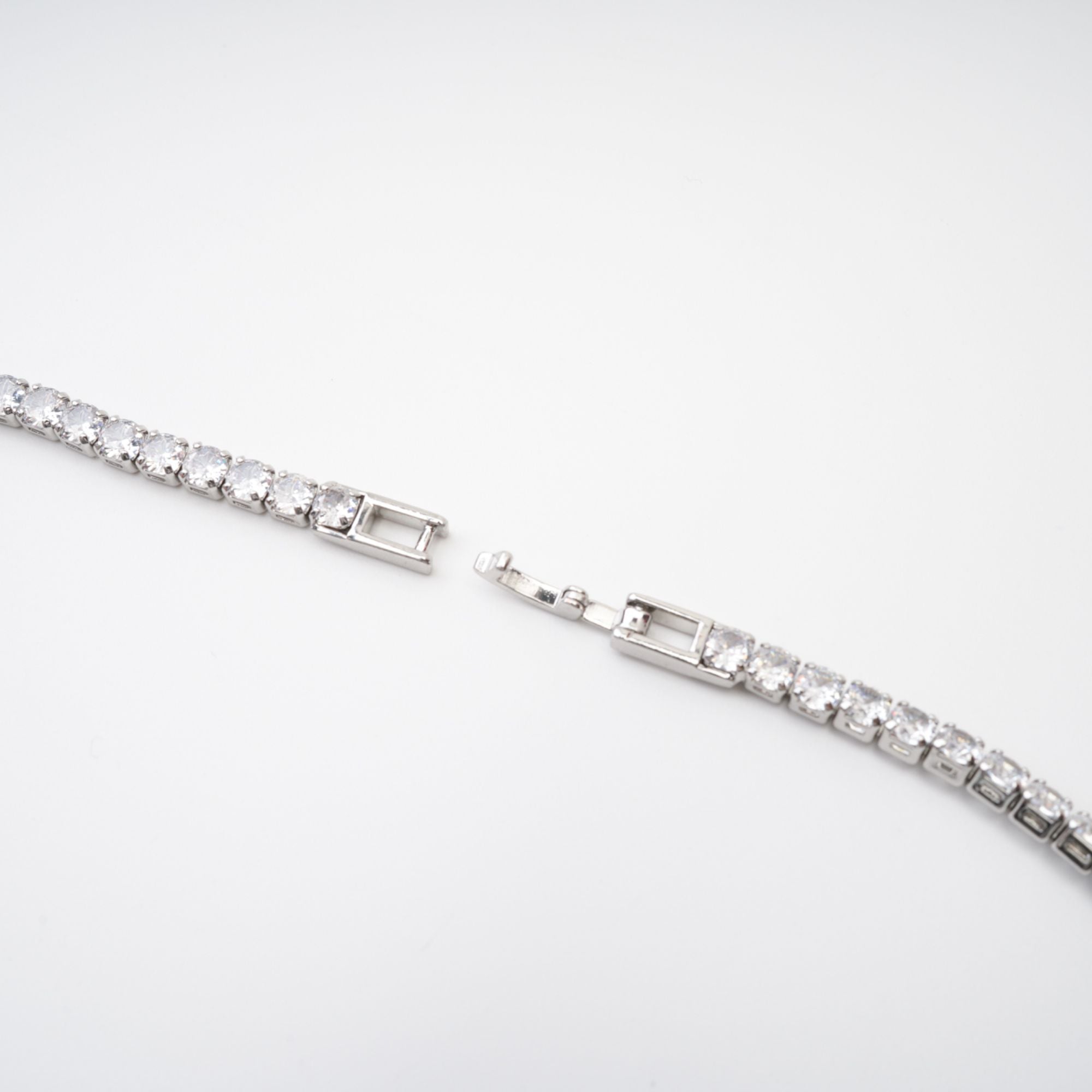 YVETTE DROP PENDANT CRYSTAL NECKLACE
