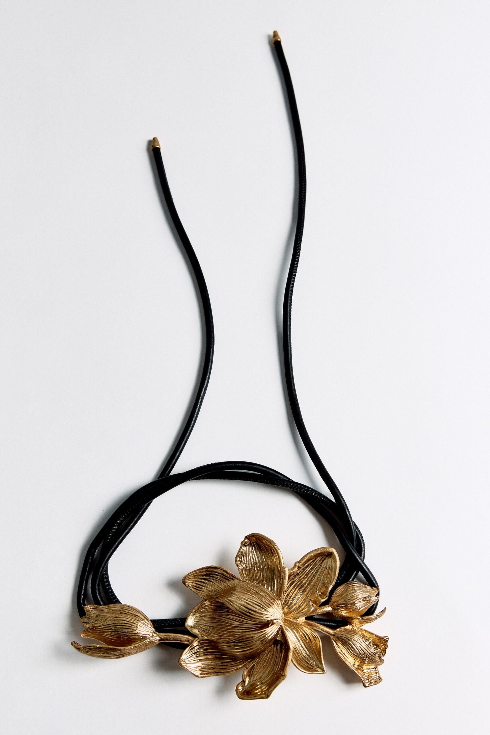 04548254303-e22 3D SCULPTED GOLDEN FLORAL THIN LEATHER BELT