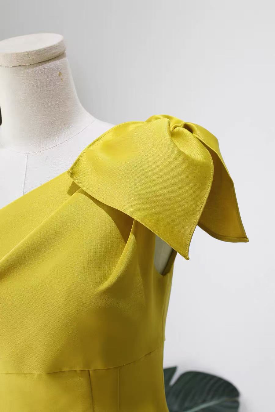 094bd9938896bea461b3821b5e9f1010 YELLOW ASYMMETRICAL BOW SATIN MIDI PARTY DRESS