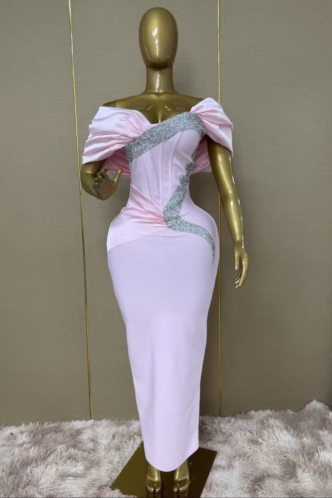 18305b7d50eae514e96cef484fb4f99a LIGHT PINK SATIN COLUMN GOWN SILVER TRIM EVENING