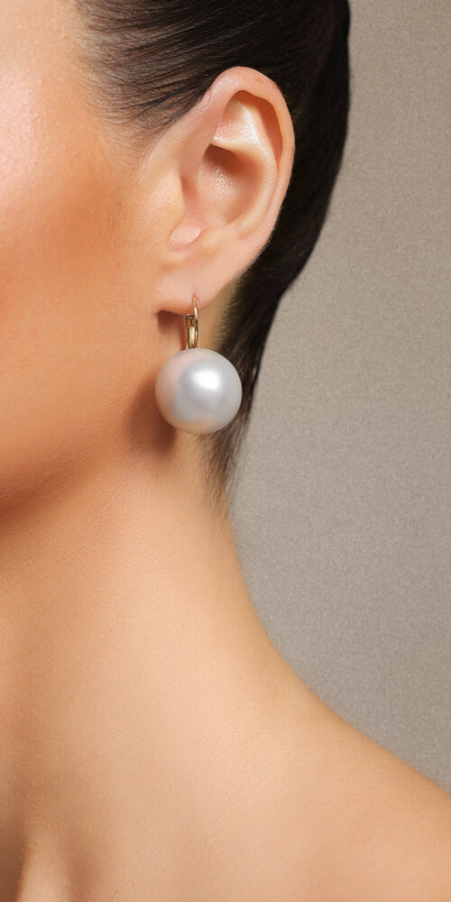 2025-08-02-kerr73116 LARGE PEARL DROP HUGGIE EARRINGS GOLD