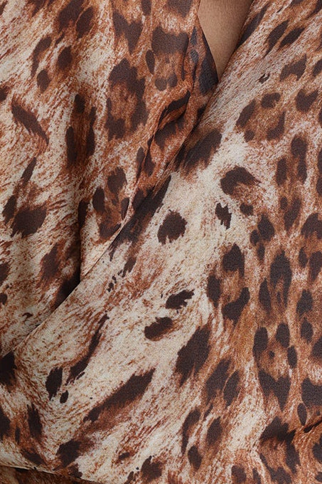 2026-06-09-maysa272924 LEOPARD HALTER BACKLESS WRAP CAMI TOP