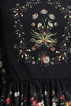 2026-06-18-alba276332 SQUARE NECK FLORAL TIERED SPAGHETTI STRAP MINI DRESS