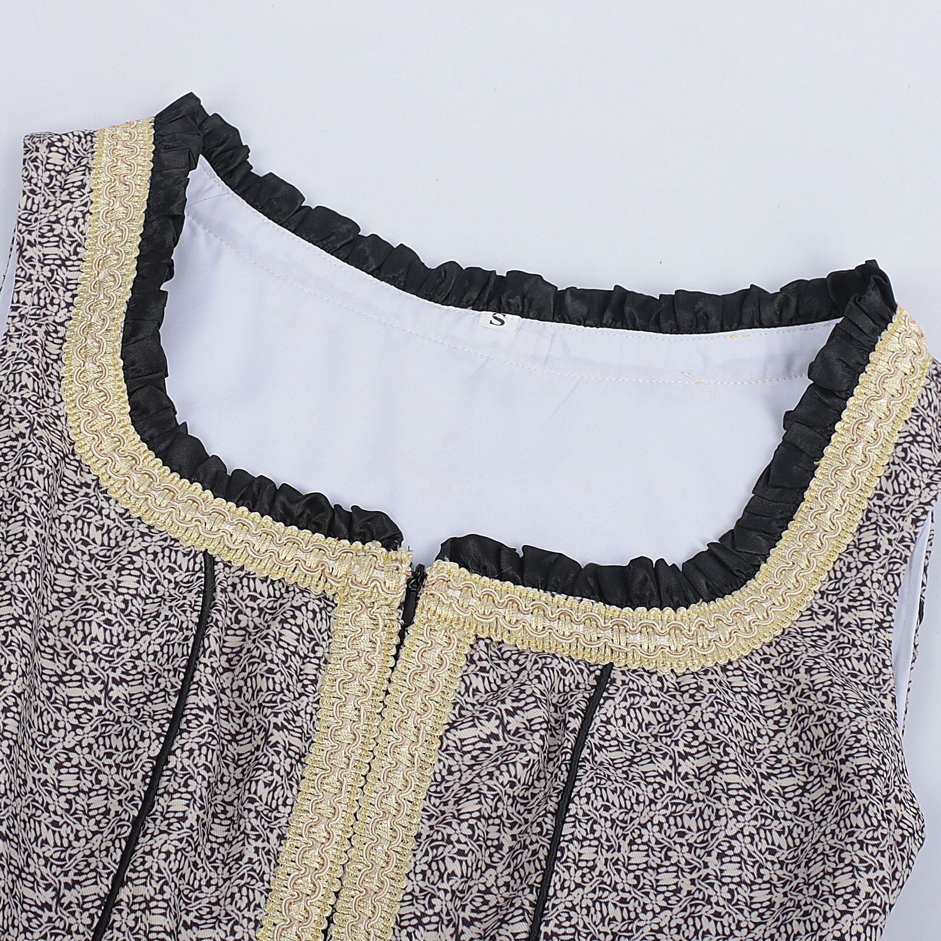 2026-08-07_135143_138 GREY-BROWN MELANGE JACQUARD FIT-AND-FLARE DIRNDL SET