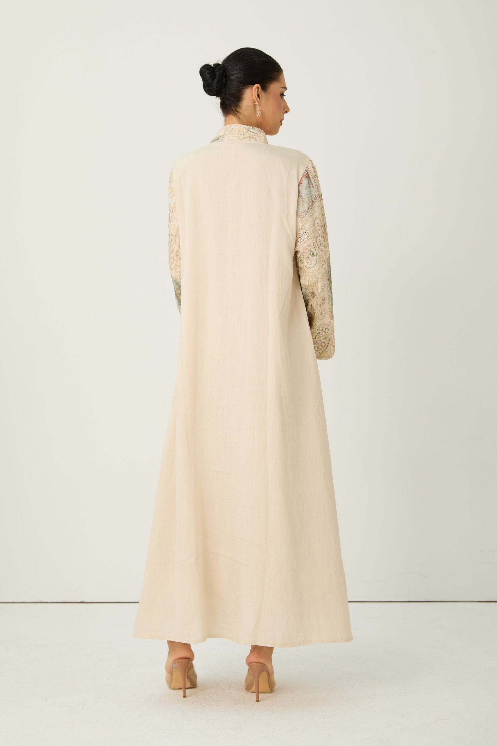 2026-2-6-ana-lookbook9645 CREAM HORSE PATCHWORK KAFTAN DRESS BELL SLEEVE STAND COLLAR