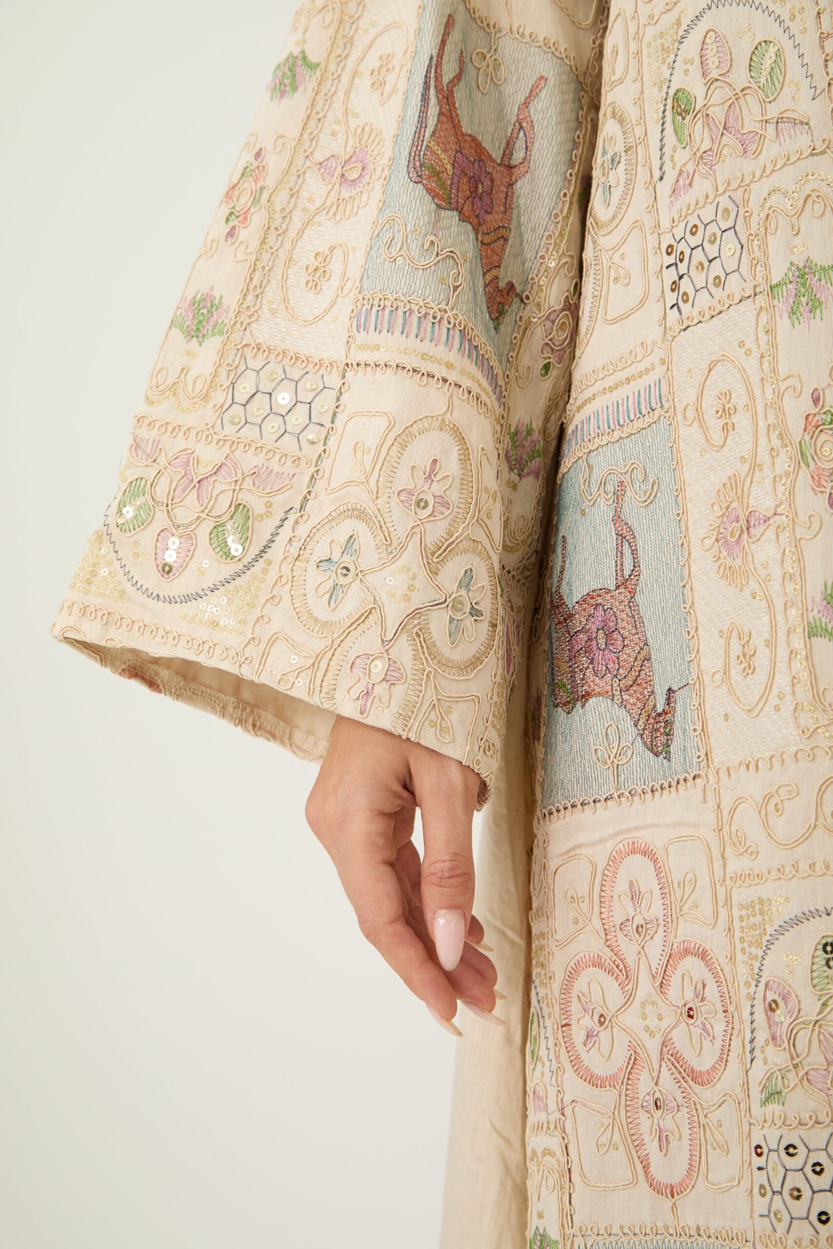 2026-2-6-ana-lookbook9667 CREAM HORSE PATCHWORK KAFTAN DRESS BELL SLEEVE STAND COLLAR