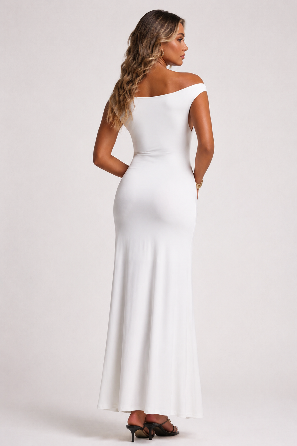 20260806163359_574_9 WHITE ONE SHOULDER RUCHED SLIT MAXI DRESS