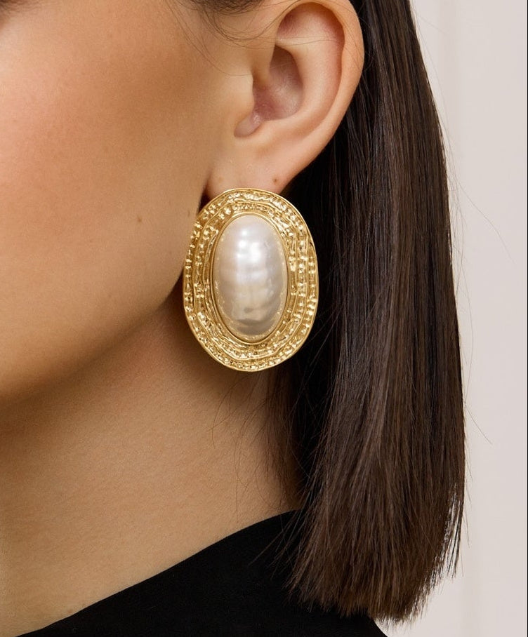 3f6c3ed32f8c73c96e30a493fed394c6-DElp8J VINTAGE GOLD OVAL BAROQUE PEARL STUD EARRINGS