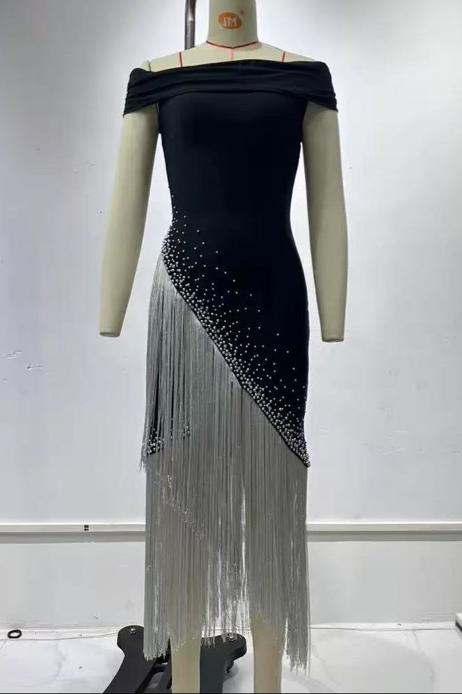 40c64bd66d618bf3146fad6b64287e6a OFF SHOULDER RHINESTONE DIAGONAL FRINGE MIDI BANDAGE DRESS
