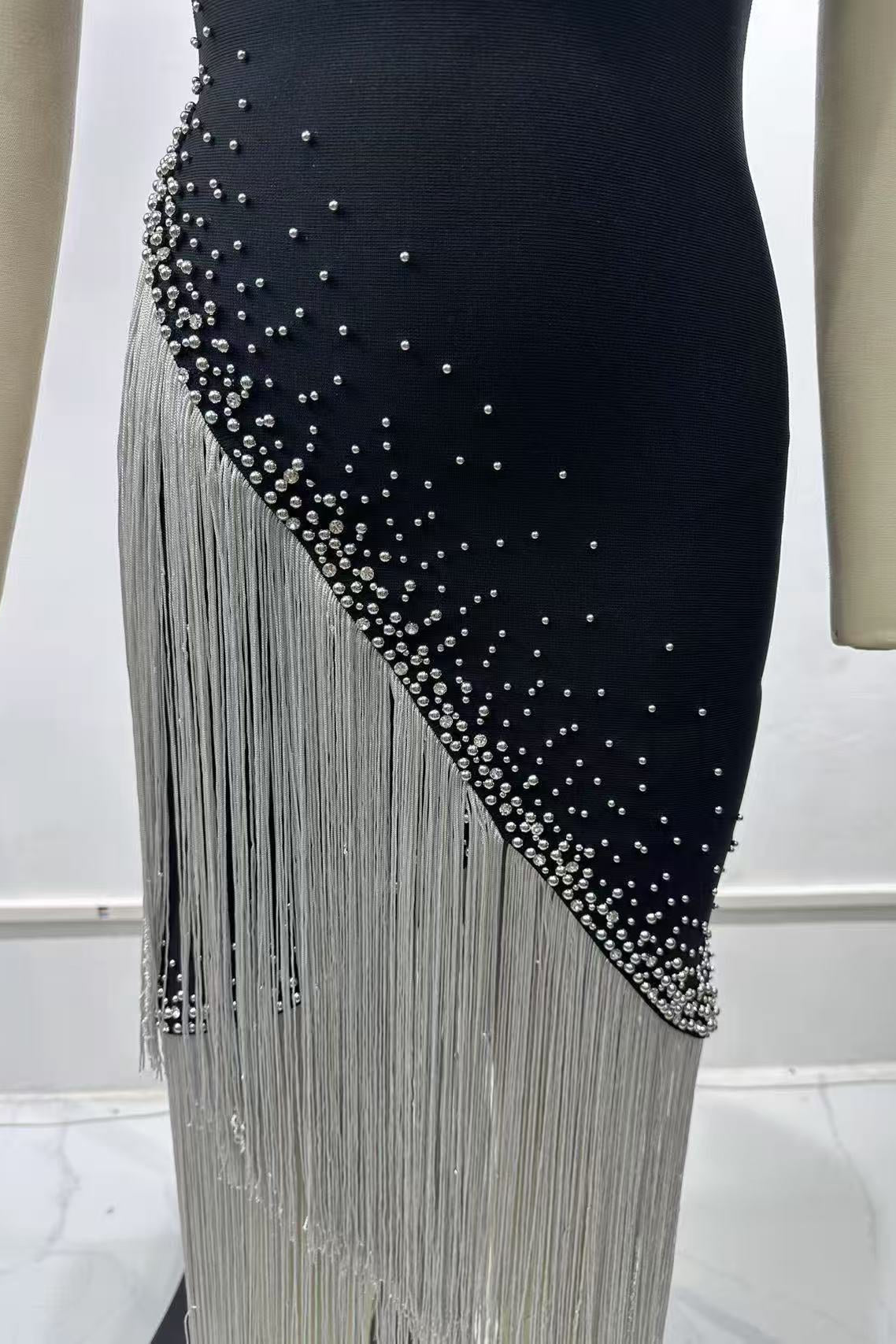 9399d8ade5c19d01aae61a57797d4e12 OFF SHOULDER RHINESTONE DIAGONAL FRINGE MIDI BANDAGE DRESS