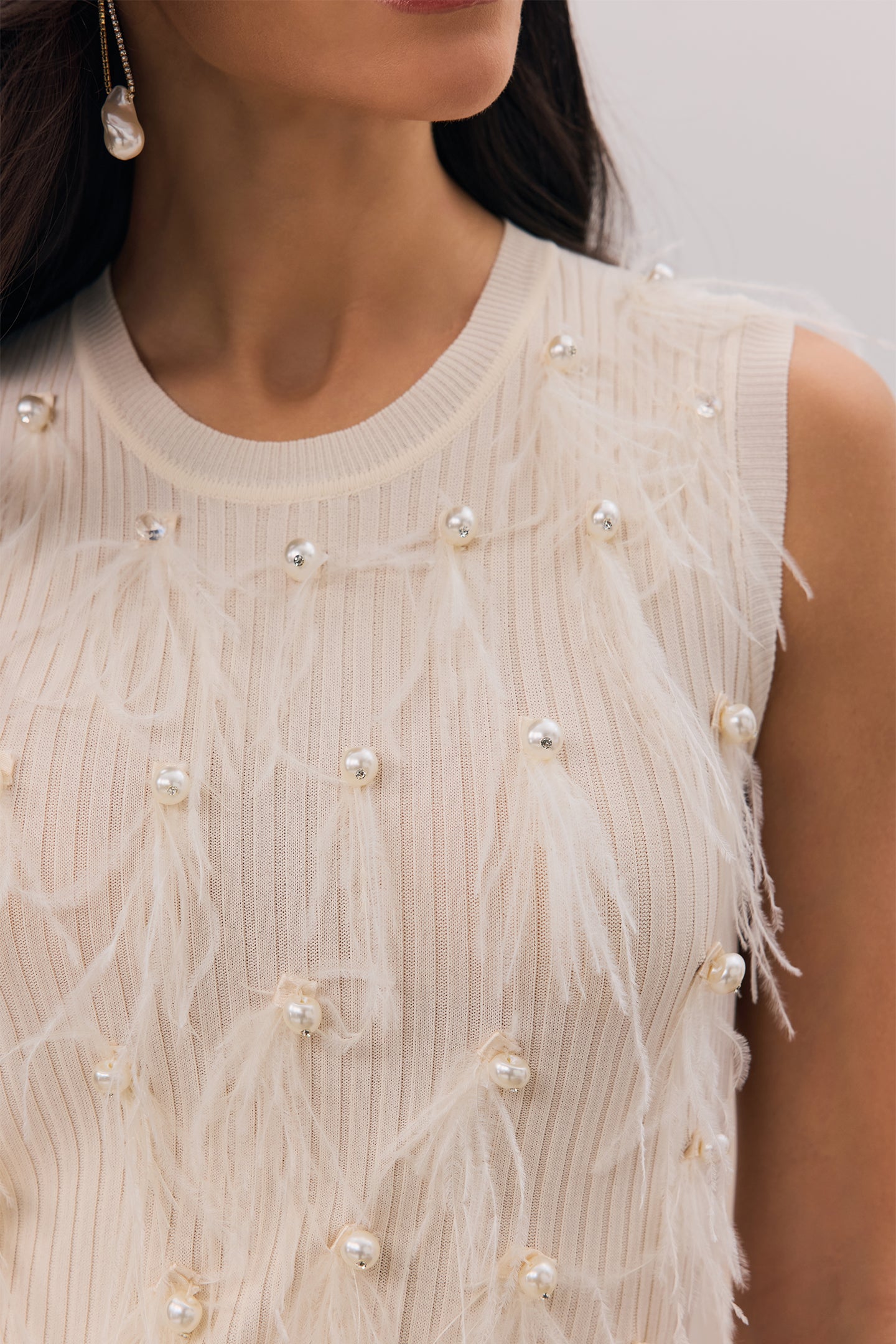 MEITU-20250415-135315574 CREAM FEATHER PEARL SLEEVELESS RIB TANK TOP