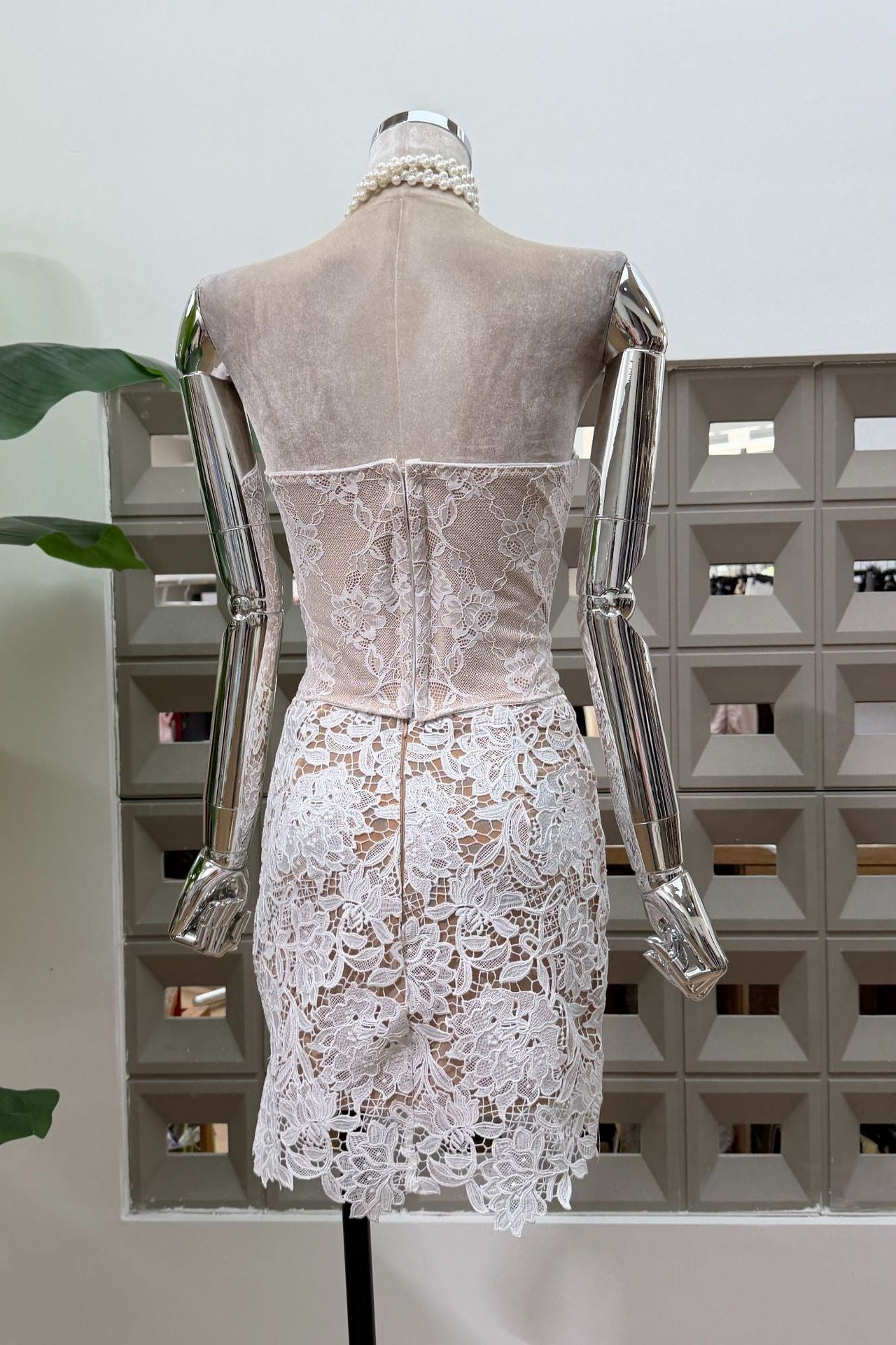 O1CN012lKQMZ1EoKmmFqJAe__2218304790398-0-cib WHITE LACE BODYCON TWO-PIECE SET | NIGHT OUT