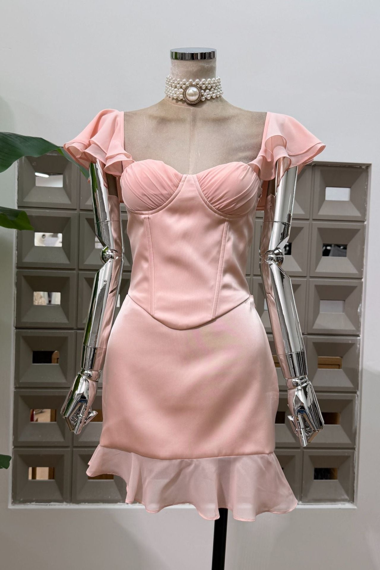 O1CN01337MdICQC9J3thOC__2218304790398-0-cib PALE PINK SATIN OFF-SHOULDER CORSET MINI SKIRT SET