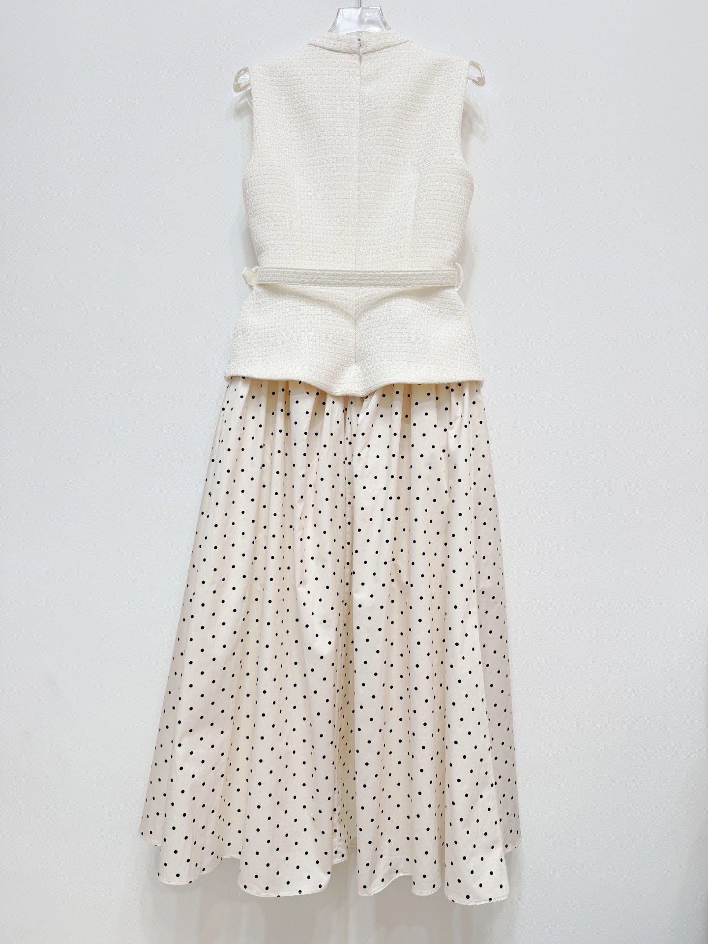 O1CN013oUQK12860vPR2Izk__1943477882-0-cib SLEEVELESS TEXTURED VEST & POLKA-DOT MIDI SKIRT SET