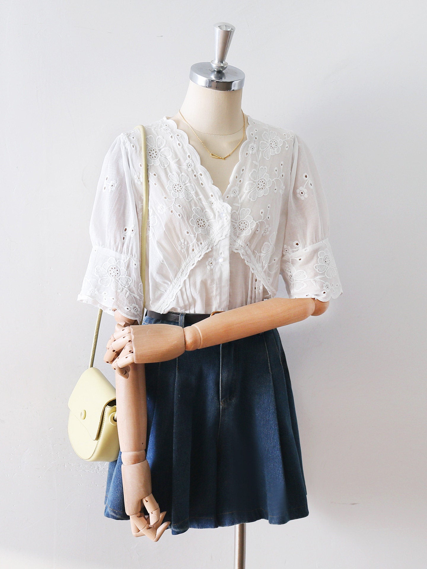 SCALLOPED V-NECK FLORAL EYELET PUFF SLEEVE BLOUSE