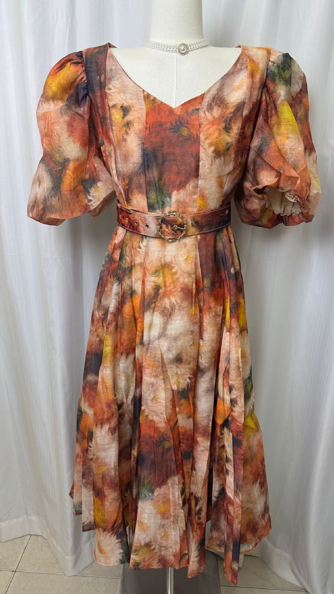 O1CN01AiONVF23nuodIvna2__2217755847301-0-cib V-NECK PUFF SLEEVE FLORAL BELTED MIDI DRESS