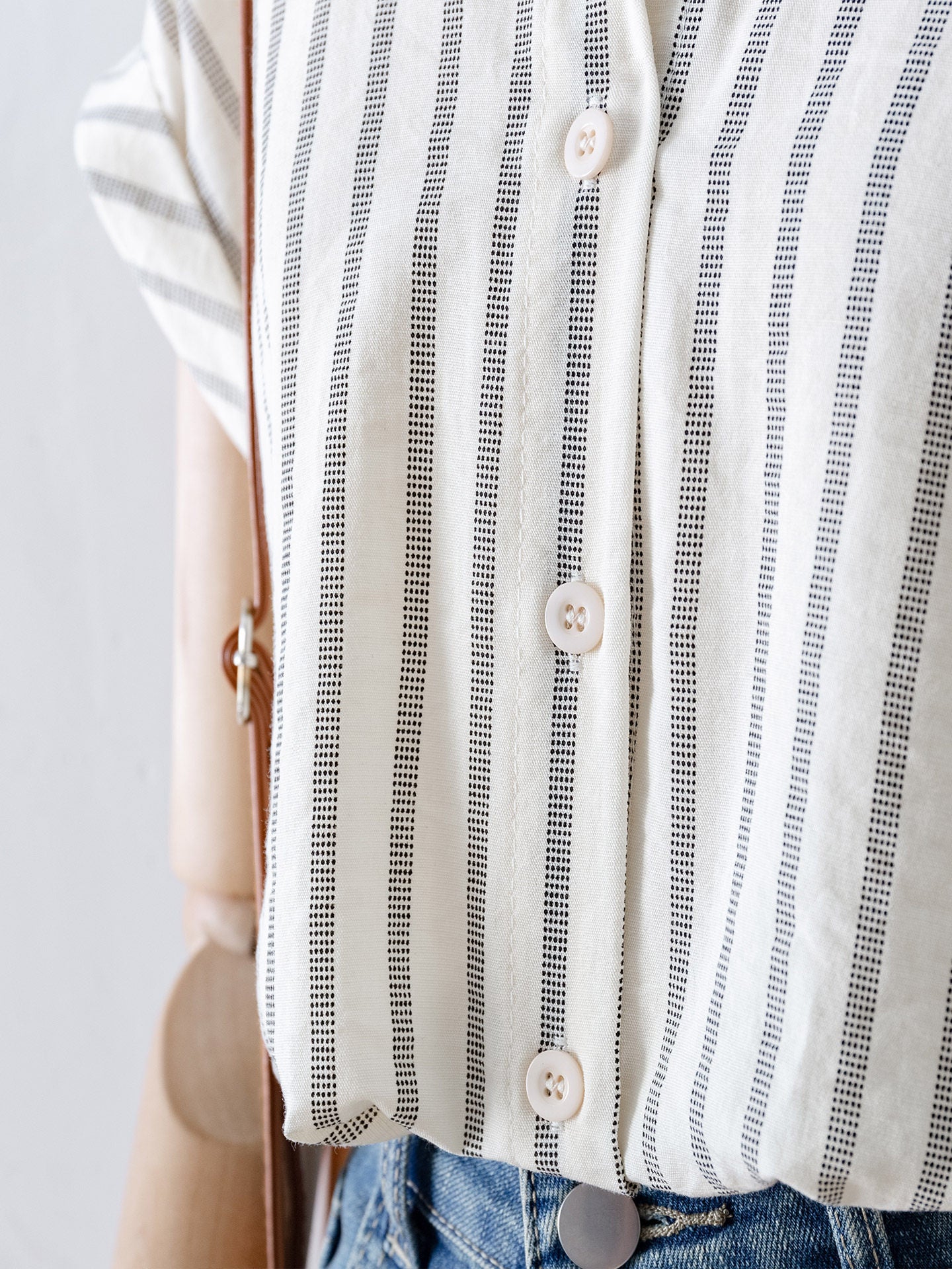 STRIPED POINT COLLAR ROLLED CAP SLEEVE LOOSE SHIRT