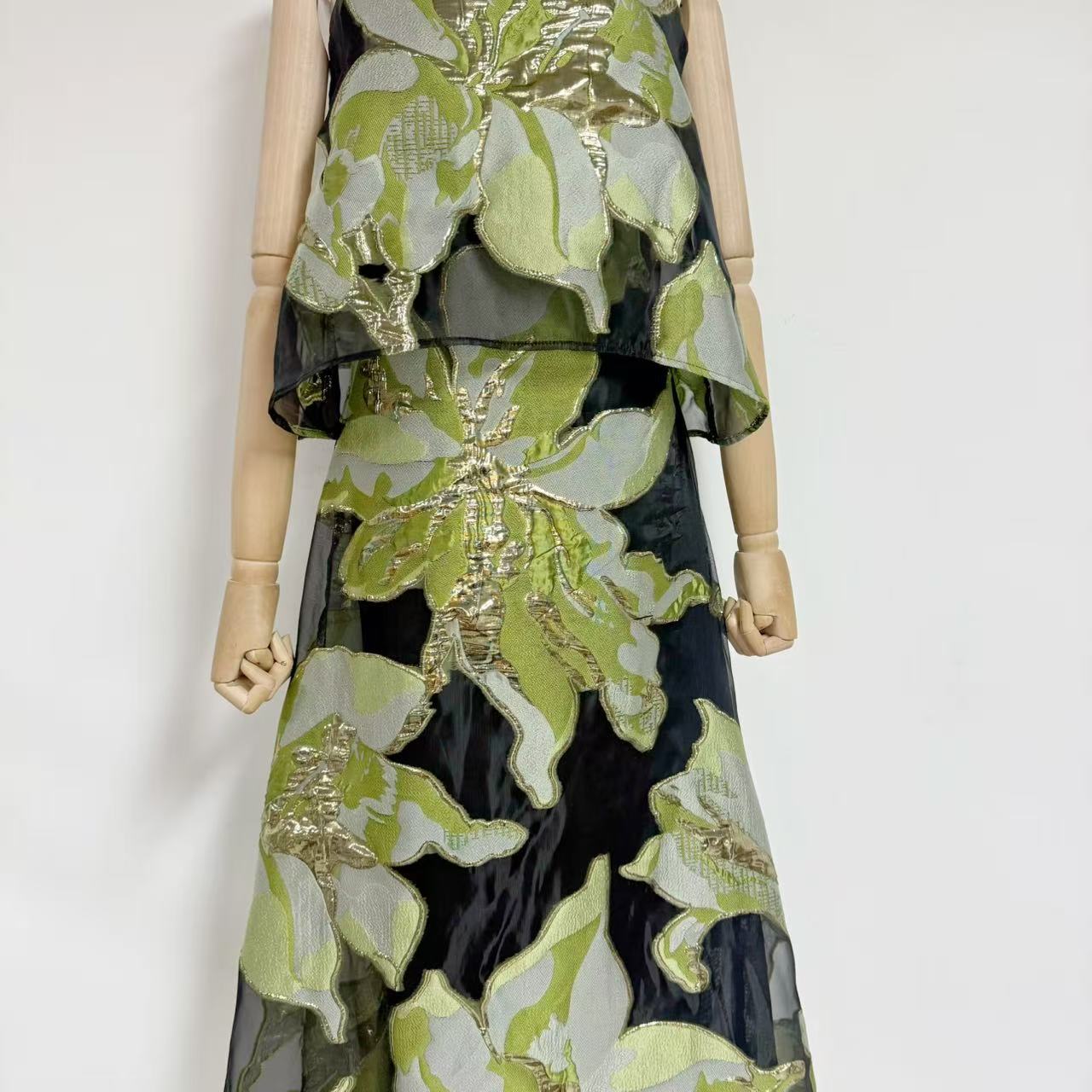 BLACK METALLIC JACQUARD TRAPEZE CROP TOP & MAXI SKIRT SET