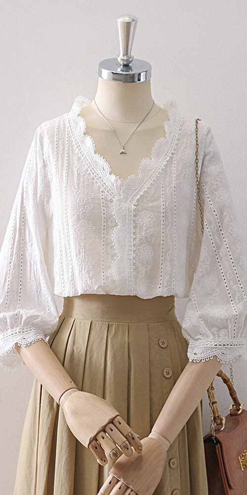 SCALLOPED LACE V-NECK FLORAL EMBROIDERY PUFF SLEEVE BLOUSE
