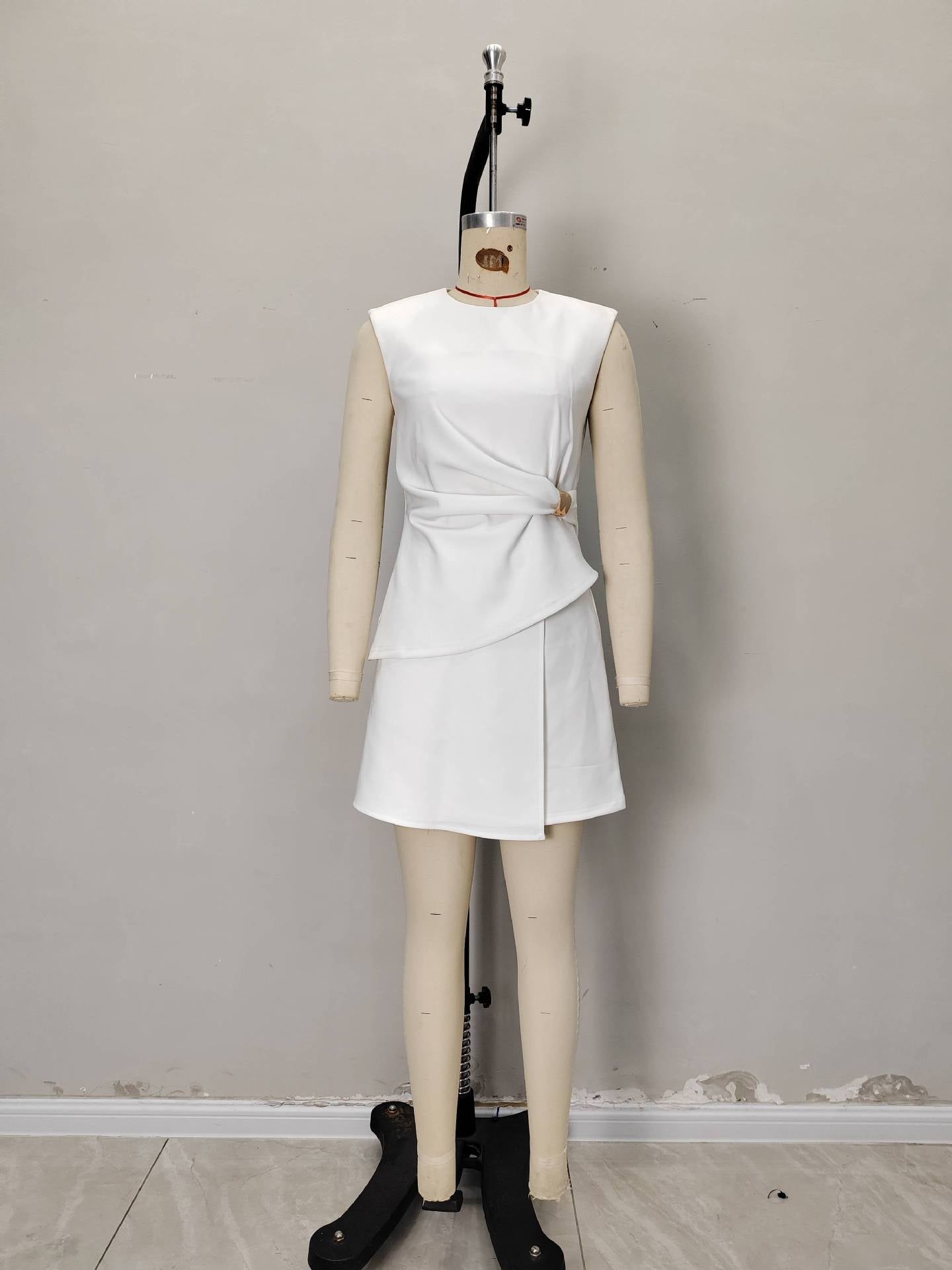 O1CN01WU889Q1zMCIYy4vGc__2217524266699-0-cib WHITE TWIST WRAP SPLIT MINI DRESS WITH METAL BUCKLE