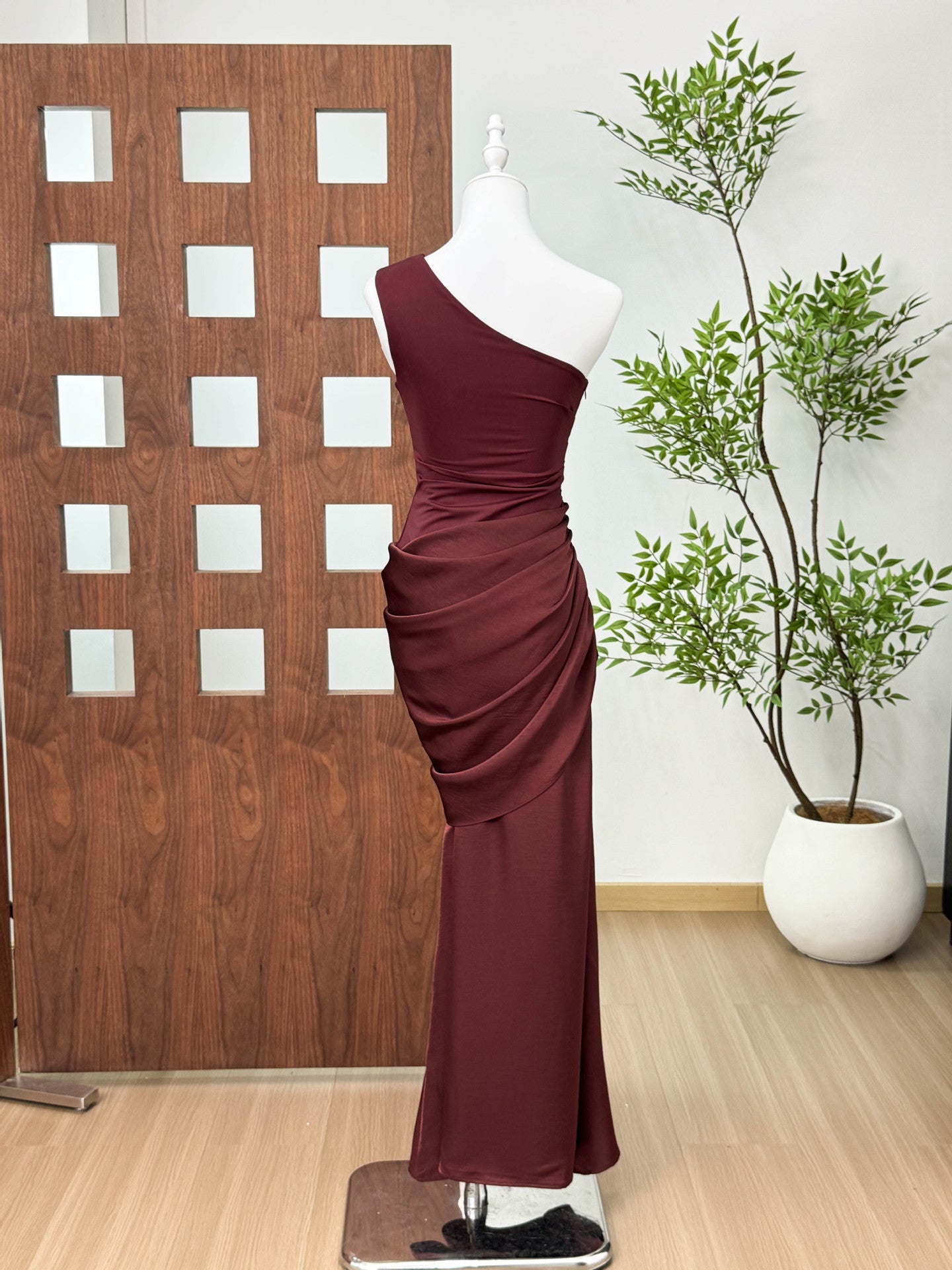O1CN01XlFM8O1x1vc6ArWcc__2215741276384-0-cib ONE-SHOULDER CHOCOLATE MAXI DRESS, STRETCH JERSEY