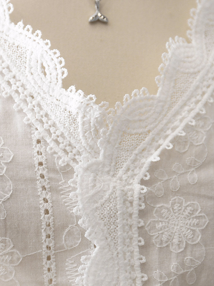 SCALLOPED LACE V-NECK FLORAL EMBROIDERY PUFF SLEEVE BLOUSE