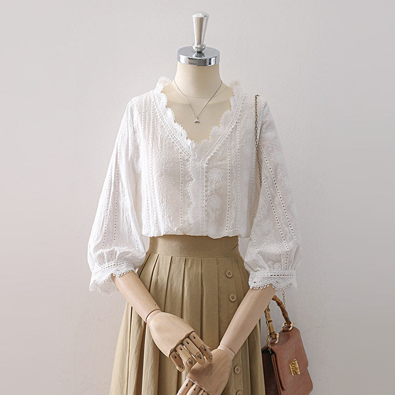 SCALLOPED LACE V-NECK FLORAL EMBROIDERY PUFF SLEEVE BLOUSE