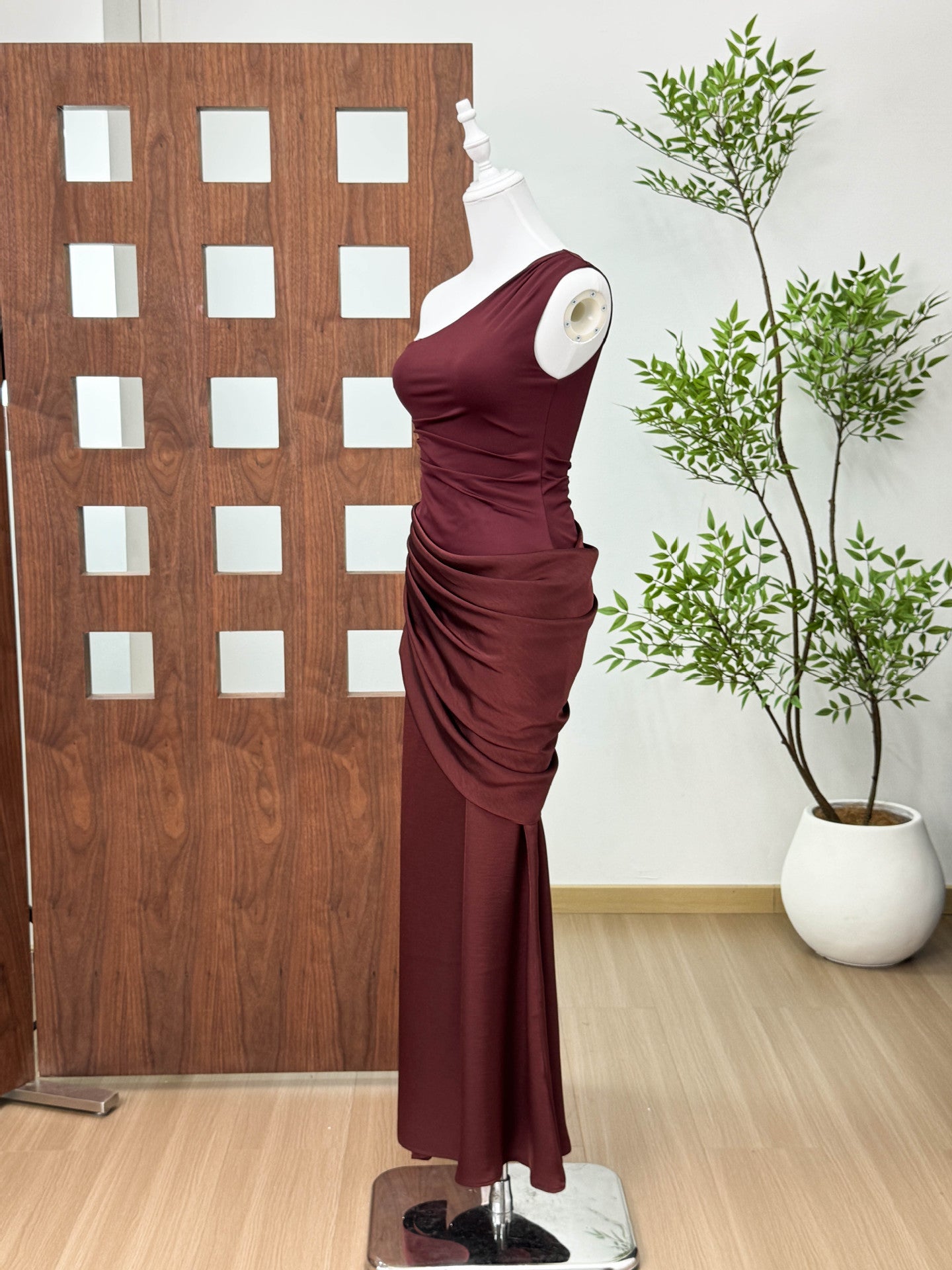 O1CN01cMOzxr1x1vc6YKHX6__2215741276384-0-cib ONE-SHOULDER CHOCOLATE MAXI DRESS, STRETCH JERSEY