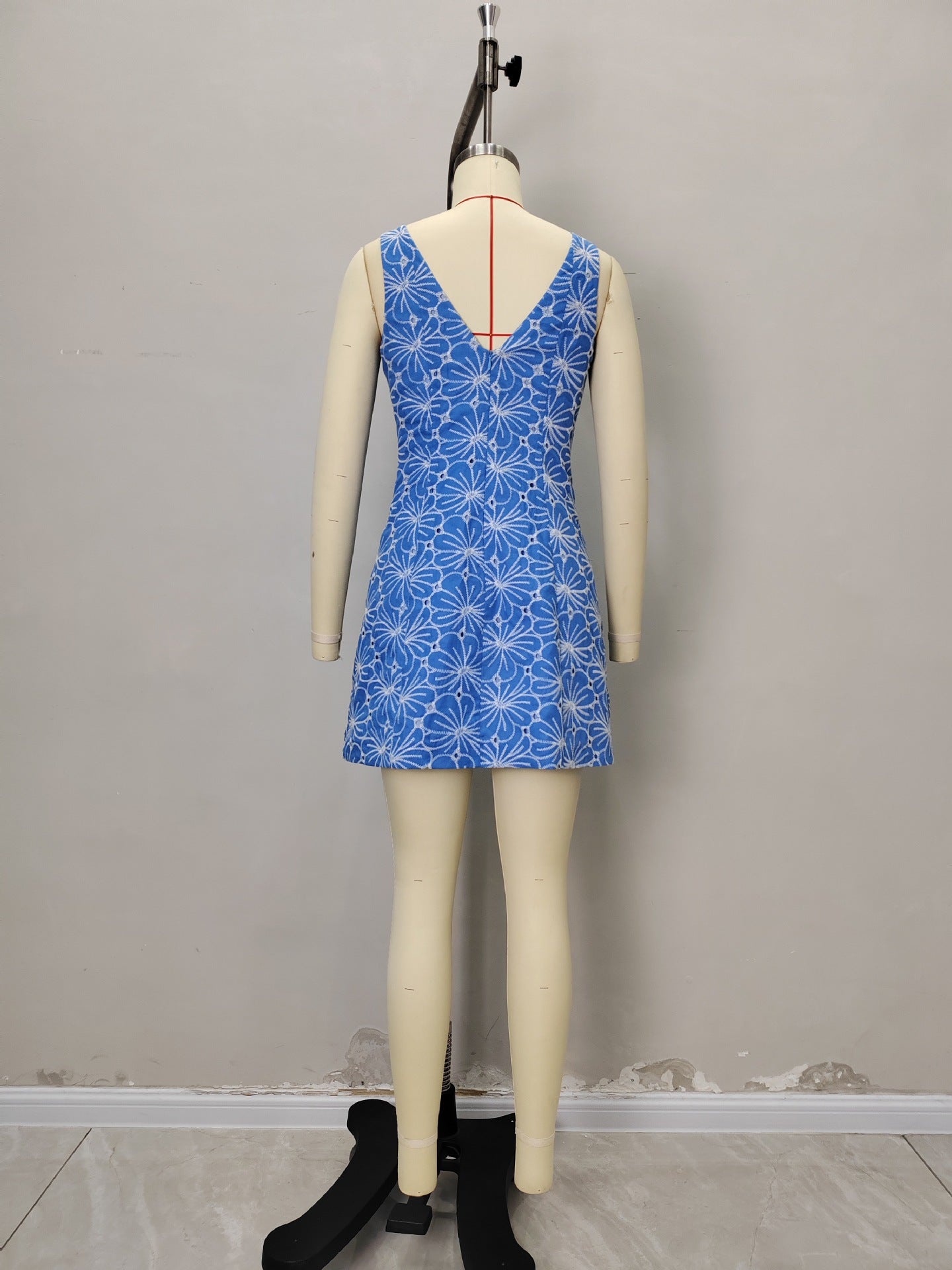 O1CN01cmxRUn1zMCIlrD3BJ__2217524266699-0-cib LIGHT BLUE FLORAL EYELET BOAT NECK SLEEVELESS FLARE MINI DRESS