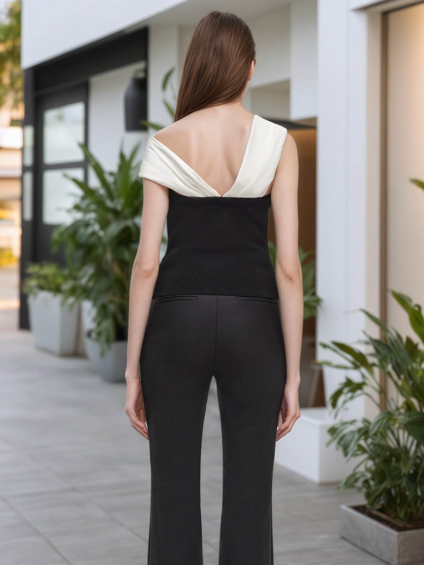 O1CN01cz93MK1zMCIknapFu__2217524266699-0-cib BLACK WHITE OFF-SHOULDER KNOT FITTED TANK TOP