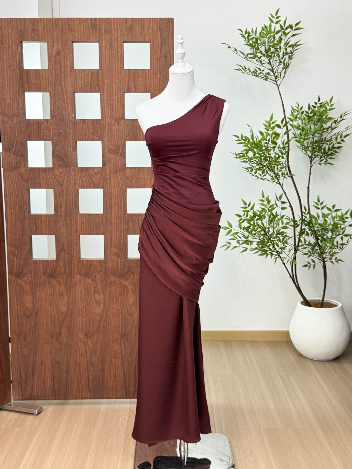 O1CN01fZrosf1x1vc7RaRNV__2215741276384-0-cib ONE-SHOULDER CHOCOLATE MAXI DRESS, STRETCH JERSEY
