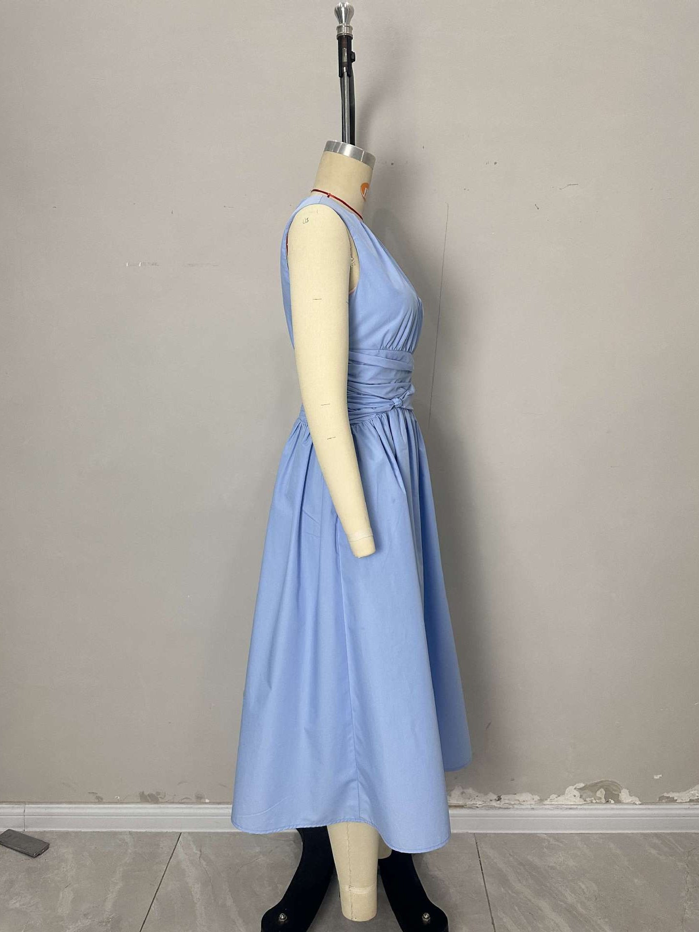 O1CN01fwlJyl1zMCJ0STd94__2217524266699-0-cib LIGHT BLUE SLEEVELESS TWISTED WAIST MIDI DRESS SUMMER