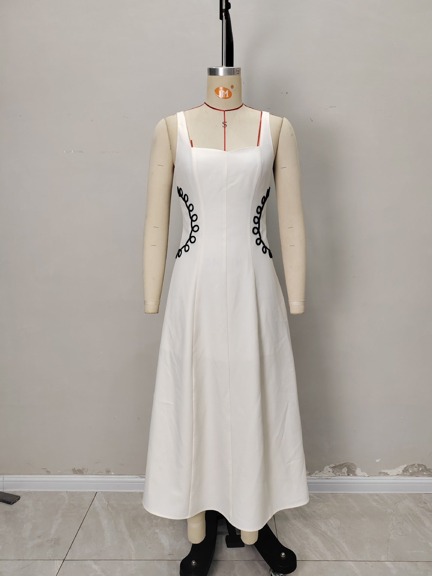 CREAM SQUARE NECK SLEEVELESS BLACK LOOP EMBROIDERY FLARED MIDI DRESS