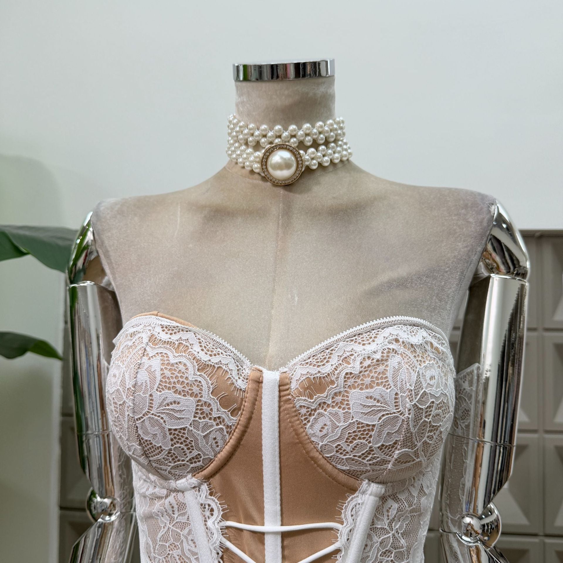 O1CN01mR1Xi31EoKmmFpAOl__2218304790398-0-cib WHITE LACE BODYCON TWO-PIECE SET | NIGHT OUT