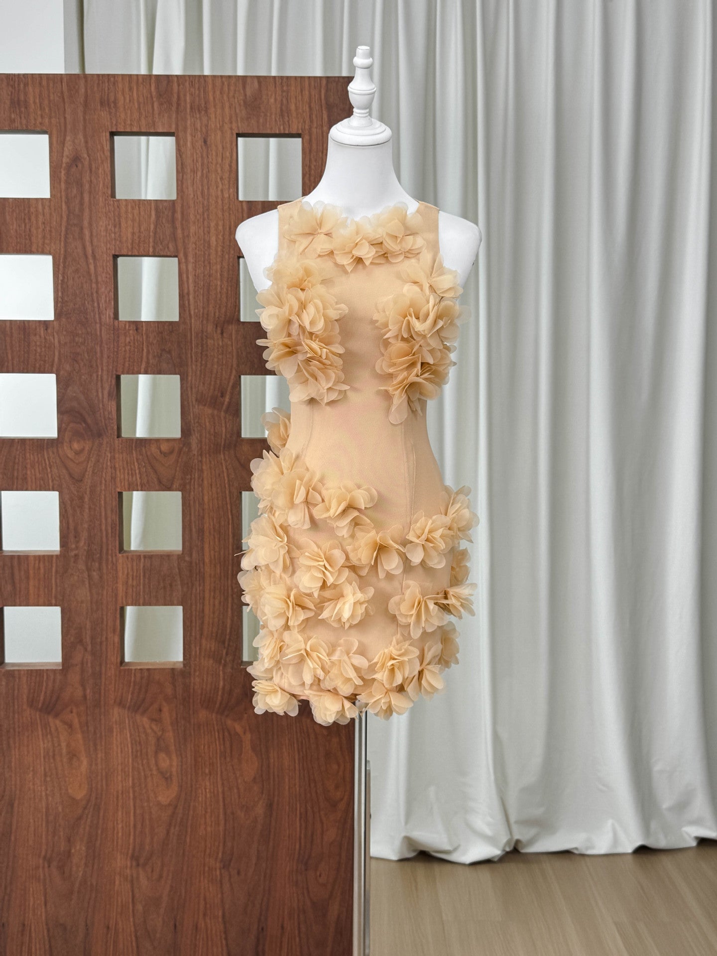 O1CN01mrPHP825kpODKJuYI__2217601817565-0-cib BEIGE SHEER MESH BODYCON MINI DRESS 3D FLORAL PETALS