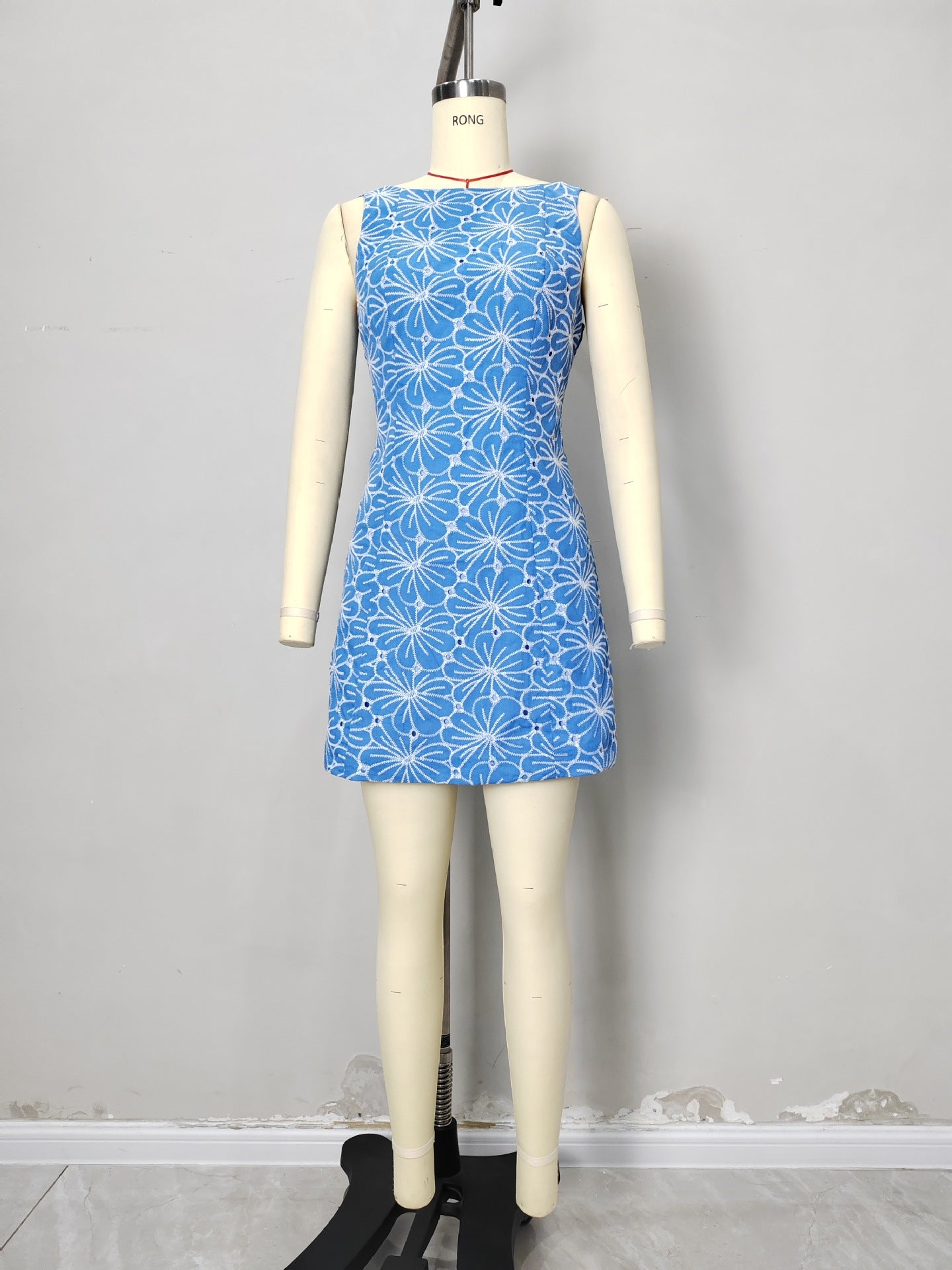O1CN01vpqDAG1zMCIgvV812__2217524266699-0-cib LIGHT BLUE FLORAL EYELET BOAT NECK SLEEVELESS FLARE MINI DRESS