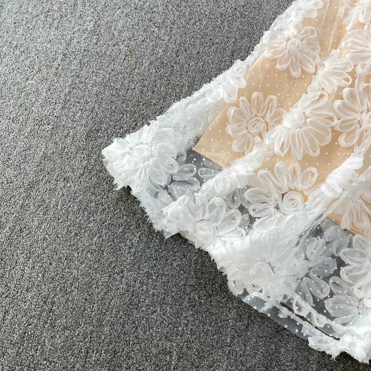 O1CN01xToNkt1Q7X9DcgZQR__490011929 SHEER MESH MOCK NECK SLEEVELESS 3D FLORAL TULLE MIDI DRESS