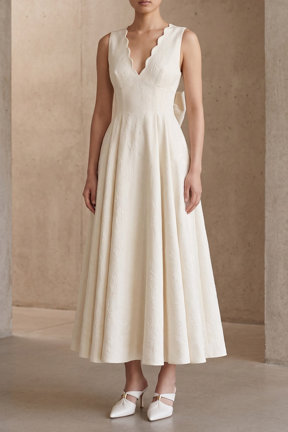 b89d3ada3b1c655d SCALLOPED V-NECK SLEEVELESS PLEATED A-LINE MIDI DRESS