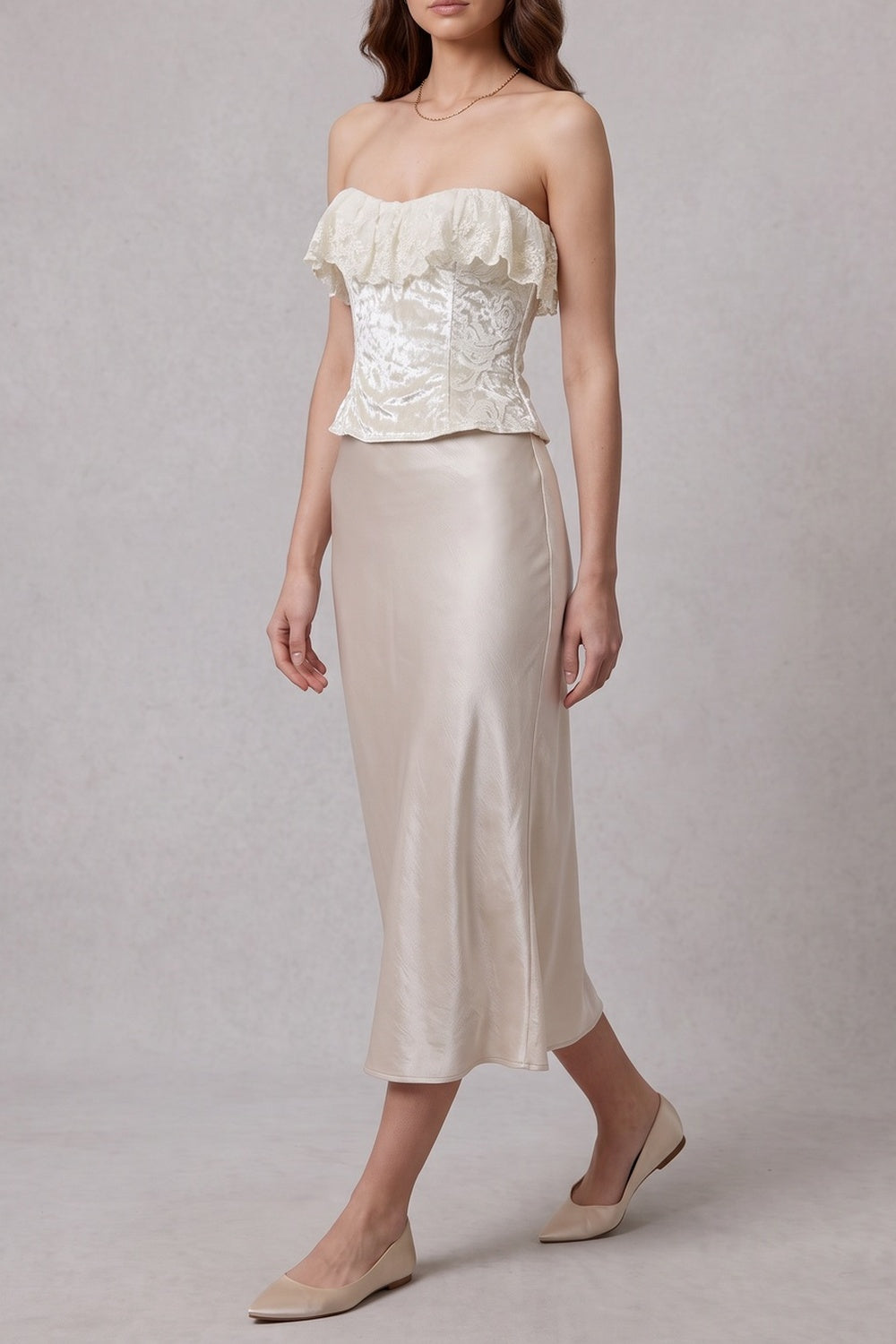 cdefd0cb1d3e777f STRAPLESS VELVET JACQUARD CORSET TOP WITH LACE RUFFLE