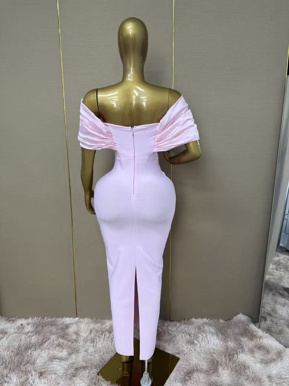 eb79558c0f86eec38bf876e1833c8319 LIGHT PINK SATIN COLUMN GOWN SILVER TRIM EVENING