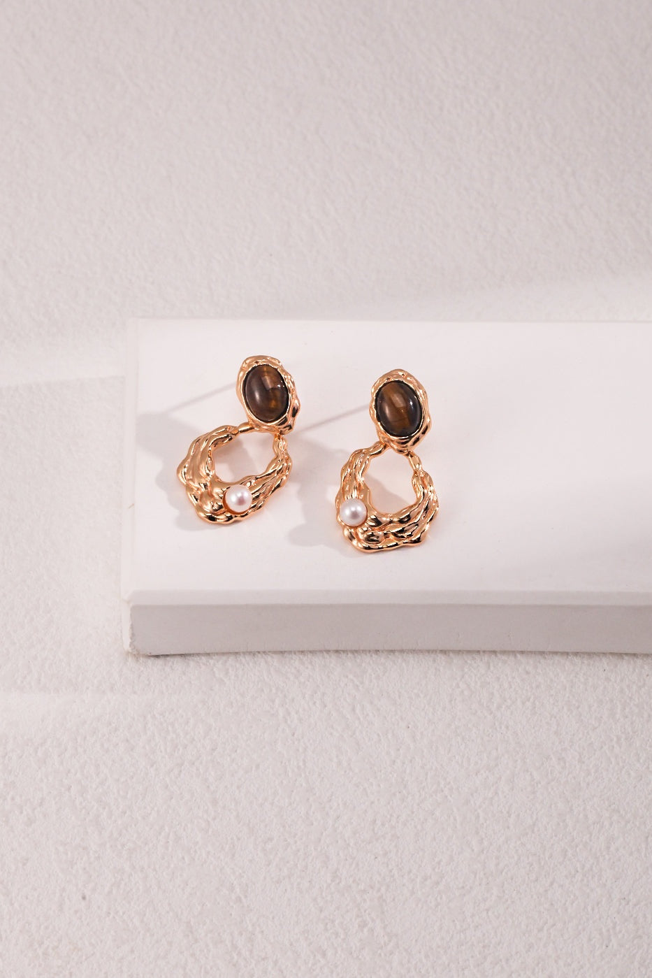 wsxc1743434563026-3 TIGER EYE PEARL WAVY HOLLOW DROP EARRINGS GOLD