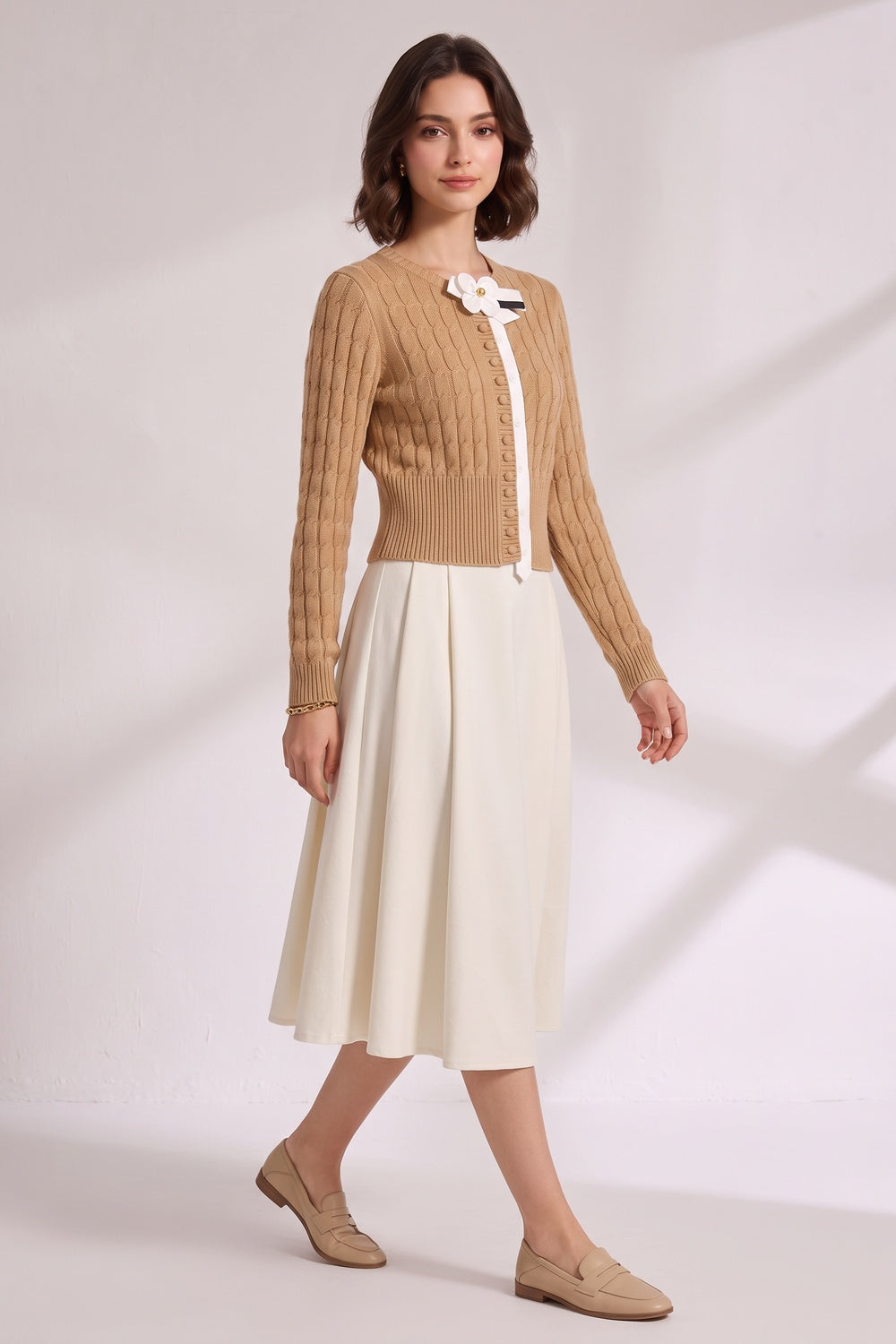 00faca2f8b1887fc BEIGE CROPPED FITTED CARDIGAN - CASUAL KNIT STYLE
