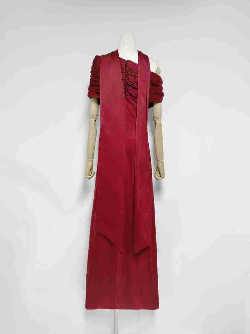 DEEP RED CREPE COLUMN GOWN | FORMAL EVENING